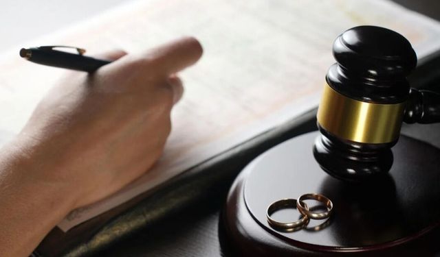 Yargıtay kararını verdi: Sürekli iş değiştirmek de boşanma sebebi