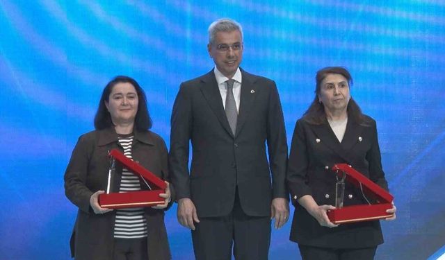Bakan Memişoğlu: "Hemşire ve ebe sayımızı 330 binin üzerine çıkardık"