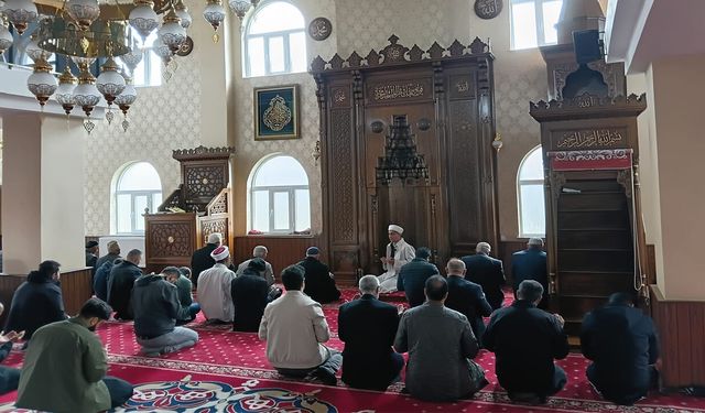 Yüksekova’da Öğrenciler Camilerde Görev Aldı