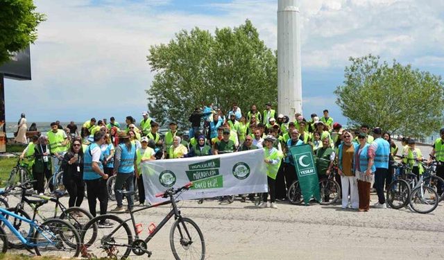 Tatvan’da pedallar sağlıklı yarınlar için çevrildi