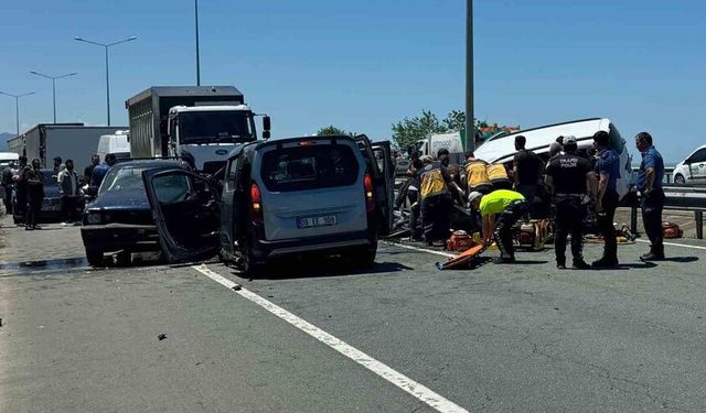 Ters yöne giren sürücü kazaya neden oldu: 2 ölü, 3 yaralı