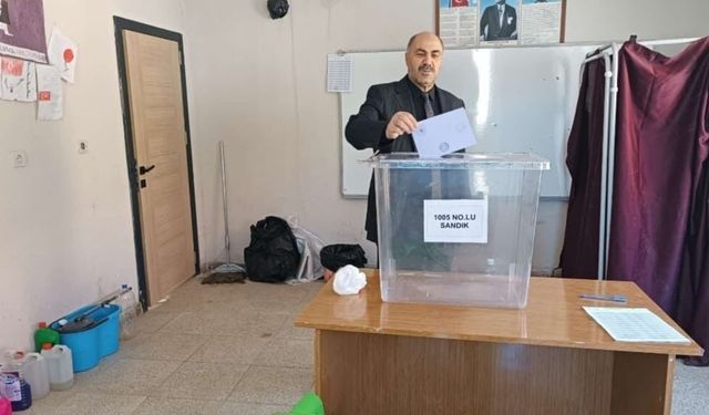 Başkale’de 4 mahallede muhtarlık seçimi yenilendi