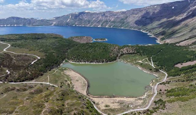 Bitlis’in doğa harikası Nemrut’ta hafta sonu hareketliliği