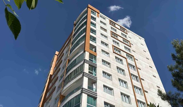 Diyarbakır’da evinin balkonundan atlayan çocuk hayatını kaybetti