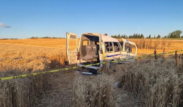 Minibüs tarlaya uçtu: 2 ölü, 10 yaralı