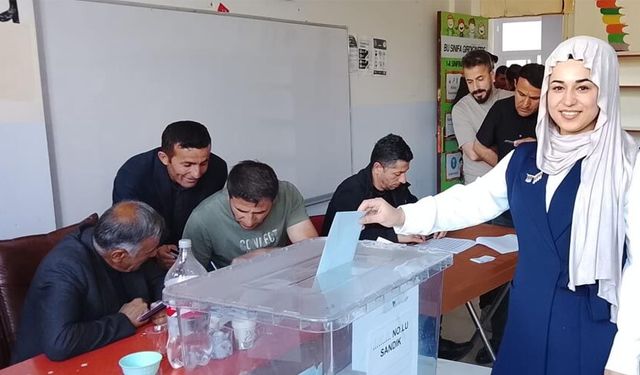 Yüksekova’da Muhtarlık Seçimlerinin Kazananları Belli Oldu
