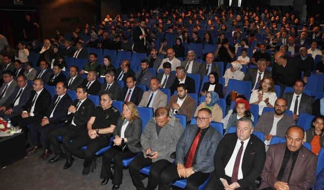 Kars’ta kitap seferberliği: 98 bin kitap okundu, en çok okuyan öğrenci ve veliler ödüllendirildi
