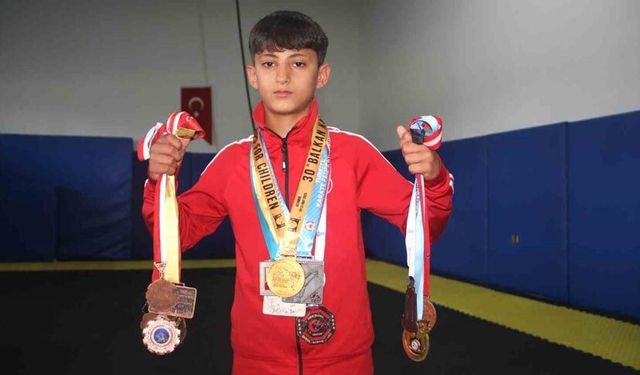 11 yaşındaki karateciden 22 madalyalık başarı