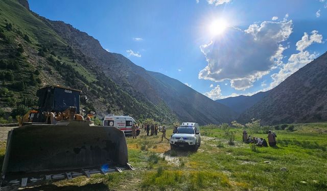 Hakkari’de Zap Suyuna Düşen Çoban Hayatını Kaybetti