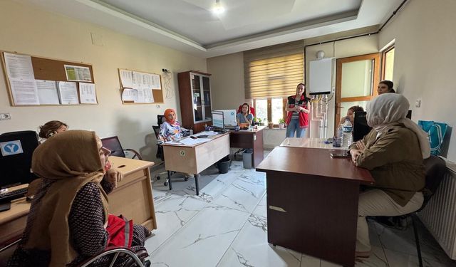 Yüksekova’da kadına yönelik şiddete karşı kamu kurumları bilgilendirildi