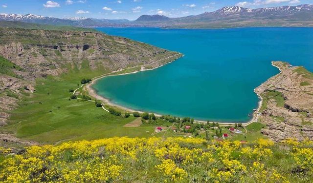 Van Gölü’nün kıyısındaki turizm cenneti: İncekaya köyü