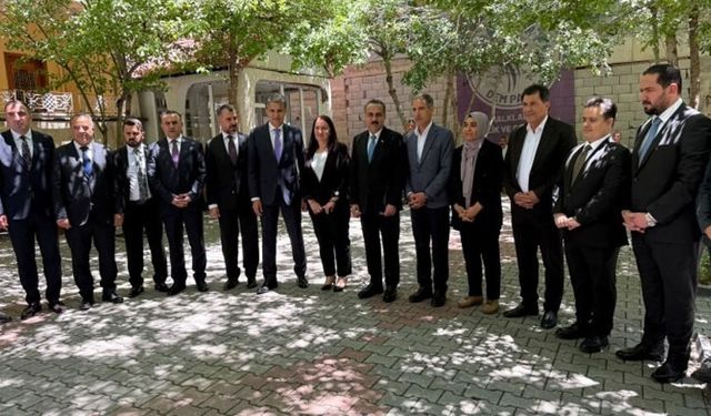 Duhok ve Erbil valilerinden DEM Parti'ye ziyaret