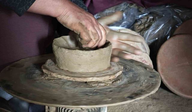 Bitlis’te asırlık çömlekçilik geleneğini kadınlar yaşatıyor