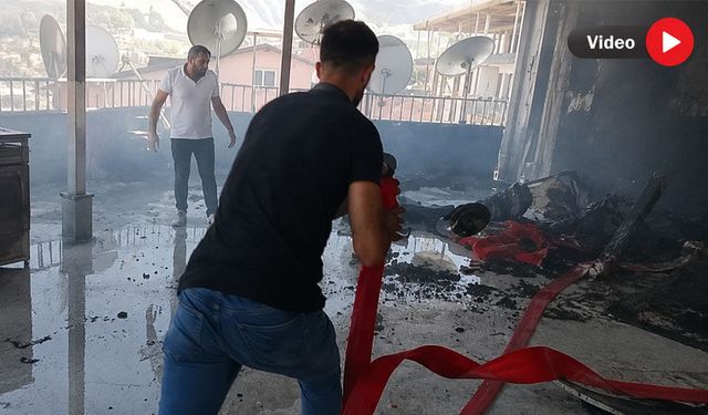Hakkari'de apartmanın çatı katında yangın