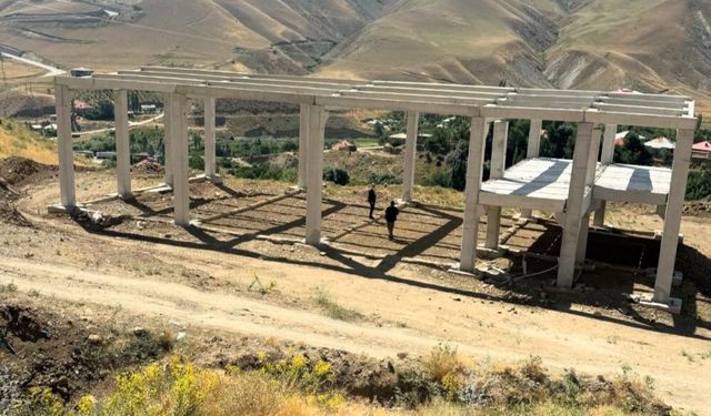 Esendere'de  Kapalı Spor Salonu Yükseliyor