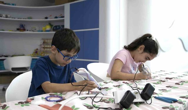 Mersin’de çocuklar yaz tatilini bilimle geçiriyor