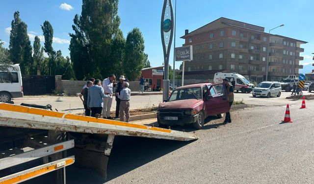 Yüksekova-Şemdinli Yolunda Kaza: Çok Sayıda Yaralı