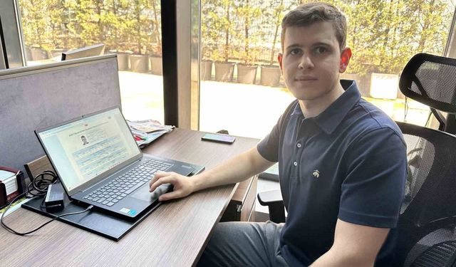 Hem çalıştı hem şampiyon oldu: YKS birincisinden büyük başarı