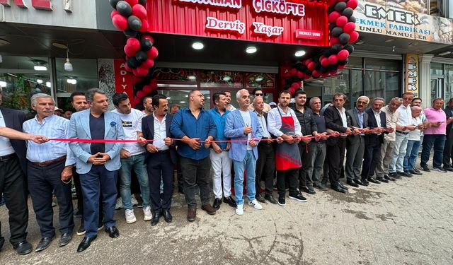 Yüksekova’da Adıyaman Çiğköfte’nin İkinci Şubesi Hizmete Açıldı