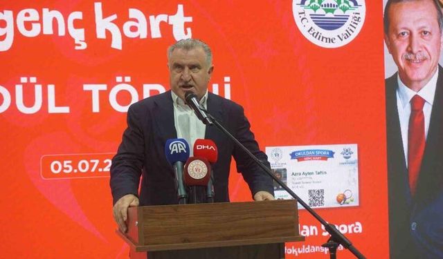 Bak: "En büyük hedefimiz gençleri spora yönlendirerek kötü alışkanlıklardan uzak tutmak"
