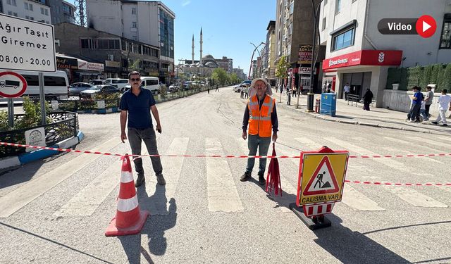 Yüksekova’da Cengiz Topel Caddesi tek yönlü trafiğe kapatıldı