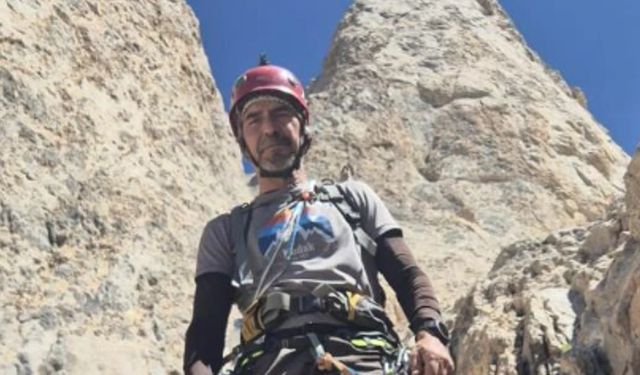 Hakkari'de Kayıp dağcı aramada kritik gelişme: Kopmuş ip bulundu
