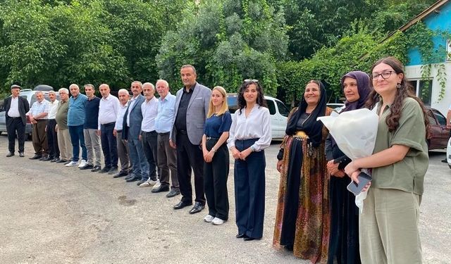 6 Yıl Sonra Tahliye Edilen Rojbin Çetin Hakkari'de Karşılandı