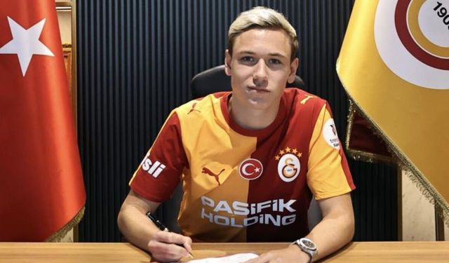 Galatasaray, Aleksey Batrakov ile 5 yıllık sözleşme imzaladı