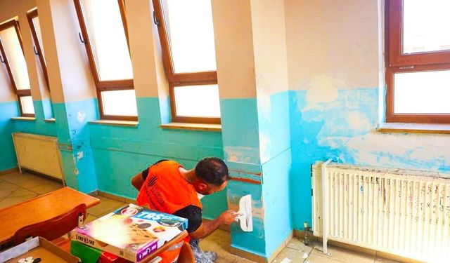 Eğitimde belediye eli: Ümraniye’de okullarda yaz mesaisi