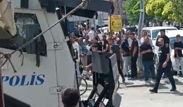 Van’da iki aile arasında taşlı sopalı kavga: 2 yaralı