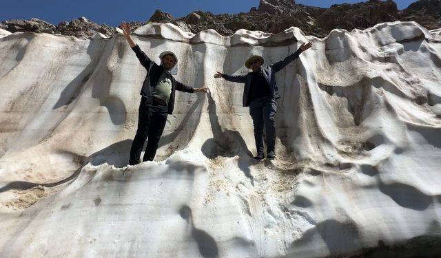 4 Metrelik Kar Tünelleri Ziyaretçilerini Büyülüyor