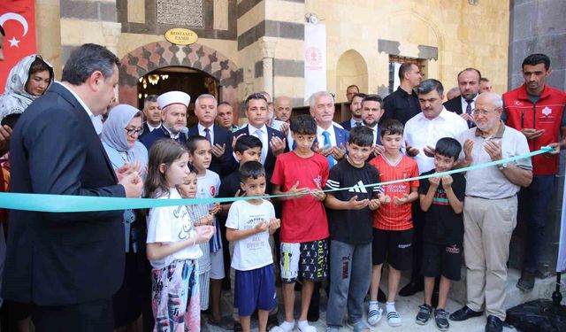 Gaziantep’te depremde hasar gören tarihi Bostancı Camii yeniden ibadete açıldı