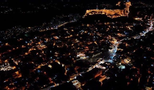 Mardin’in tarihi mekanları izleyenleri kendinden geçirdi