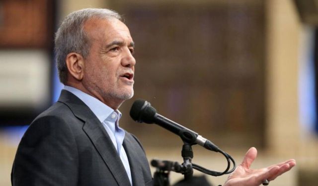 Pezeşkiyan: "Bugüne kadar ayakta kaldıysak, bu İran halkı sayesinde oldu"