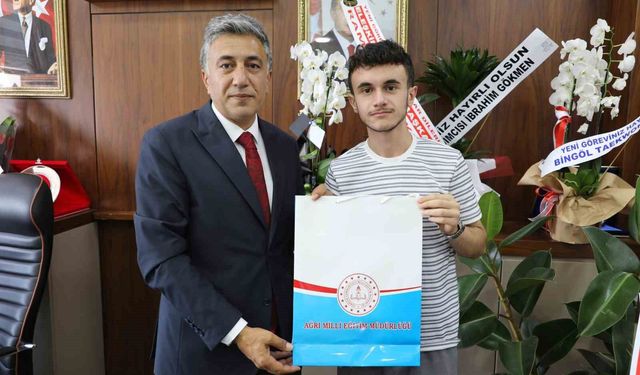 Ağrılı öğrenci Kur’an-ı Kerim’i Güzel Okuma Yarışması’nda Türkiye ikincisi oldu