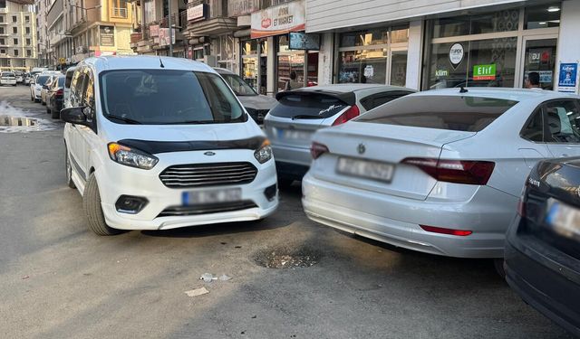 Yüksekova’da otopark sorunu büyüyor