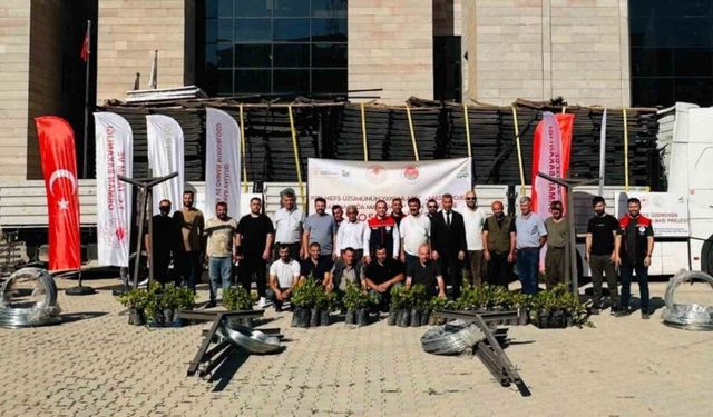 Şırnak’ta "kıtılnefs üzümü" için üreticilere ekipman ve fidan desteği