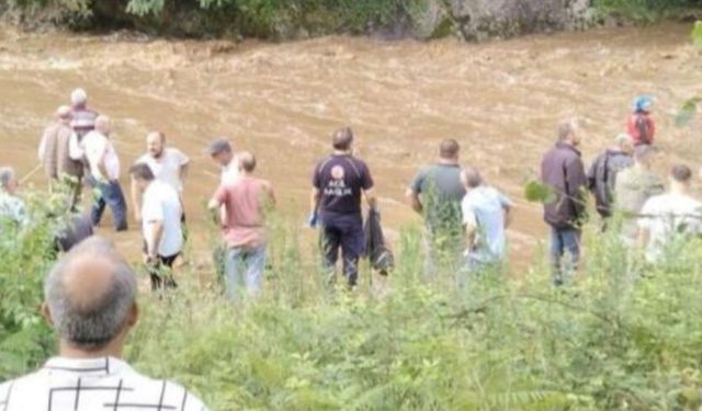 Sel sularına kapılan iki kız kardeşlerin cansız bedenleri bulundu, anne aranıyor