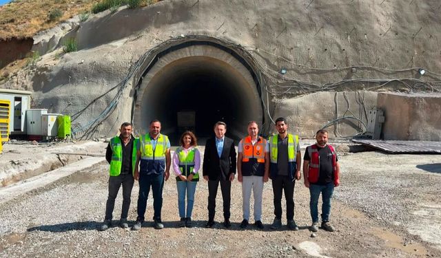 Kaymakam Hülür, T-2 Tüneli’ndeki çalışmaları yerinde inceledi