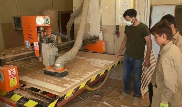 Hakkâri’de öğrenciler tatilde de üretim yapıyor