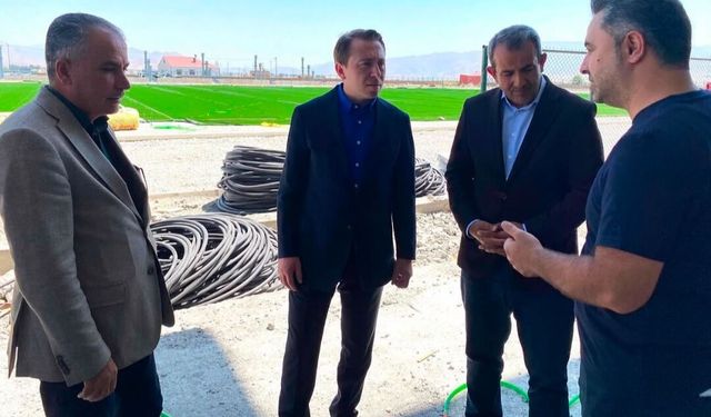 Yüksekova’da yapımı devam eden 6 bin kişilik stadyumda incelemele