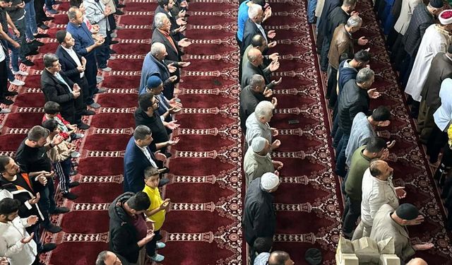 Yüksekova’da Mevlid Kandili Dualarla İdrak Edildi