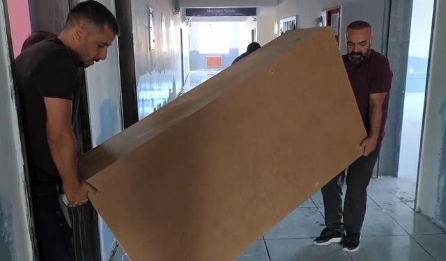 Van’da öğretmenler okulun yükünü birlikte omuzladı