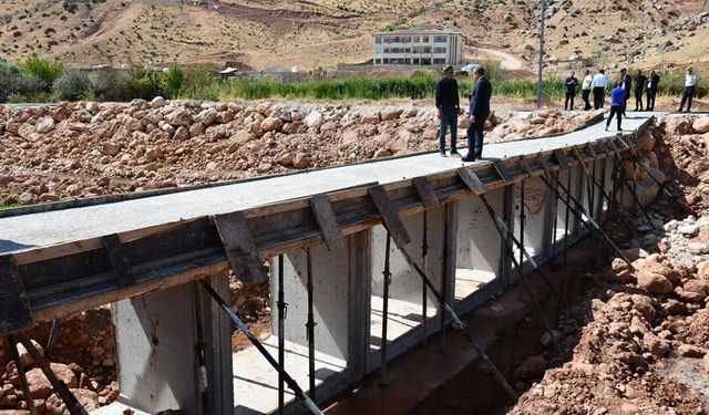 Şırnak Milletvekili Tatar, selin vurduğu Kasrik’te dere ıslahı çalışmalarını inceledi