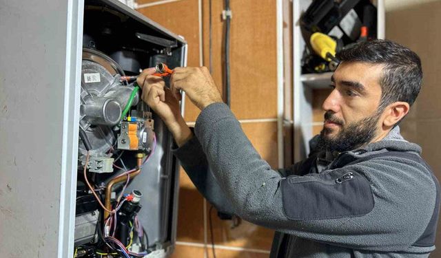 Van’da kombi ustalarının kış mesaisi başladı