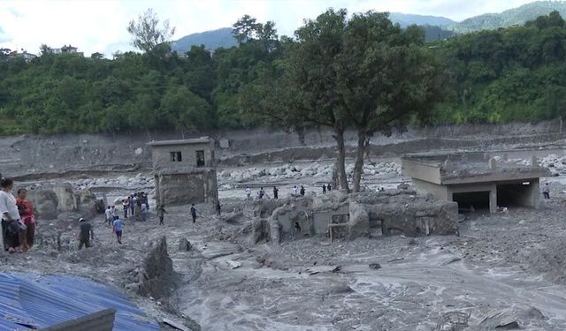 Nepal ve Çin'de sel felaketinde ölü sayısı bini aştı