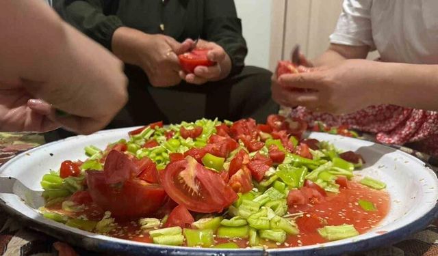 Ağrı’da yaz sebzeleri kış sofralarına hazırlanıyor