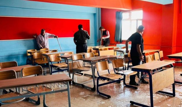 Yüksekova’da Okullar Yeni Eğitim Yılına Hazır: Temizlik Seferberliği Başlatıldı