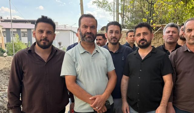 Hakkari’de esnaflardan yol tepkisi!