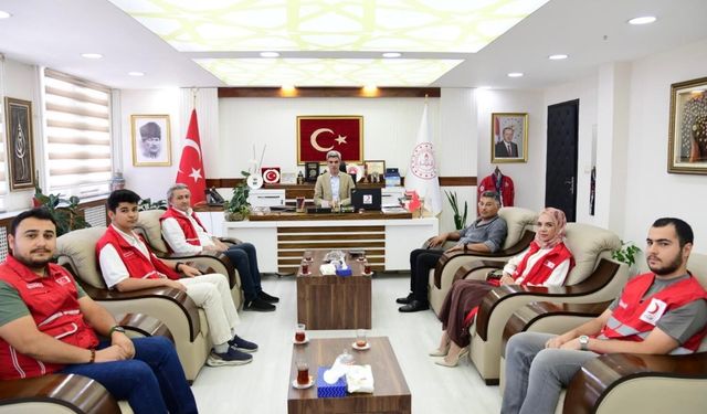 Kızılay Yeşilyurt Şubesi’nden eğitime 75 laptop desteği